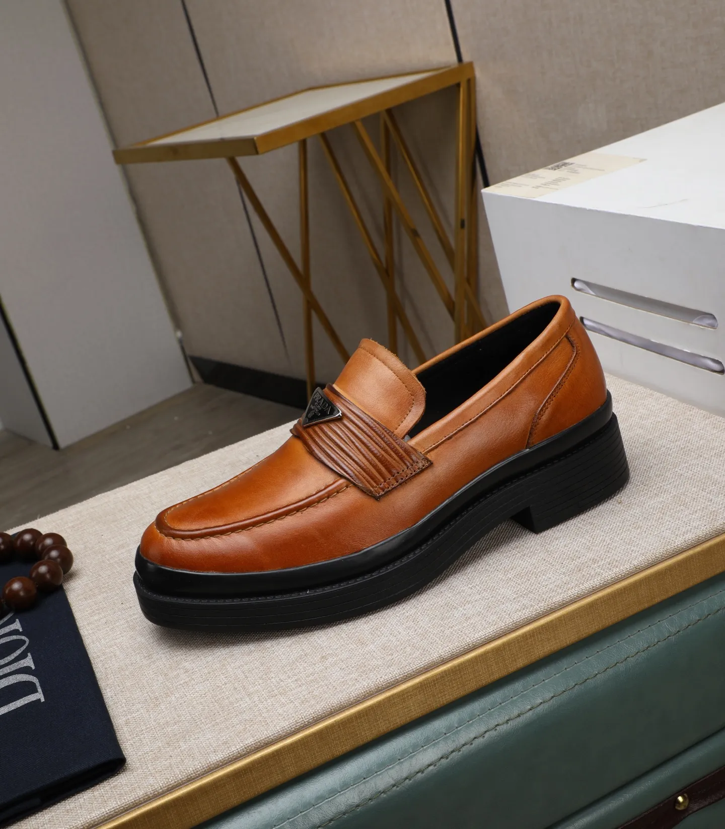 Men's men's shoes 💰540 (water-dyed cow leather) 📛📛PRADA high-end counter's latest formal business leather shoes 👔original and highest quality! Imported from Italy 🇮🇹 first-layer calfskin fabric ➕ cowhide lining Original outsole Formal size: 38➖44 (45 customized)